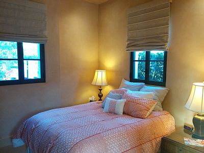 Bedroom in the cabana / guesthouse by the pool