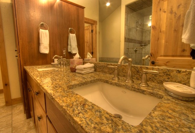 Chloe masterbath