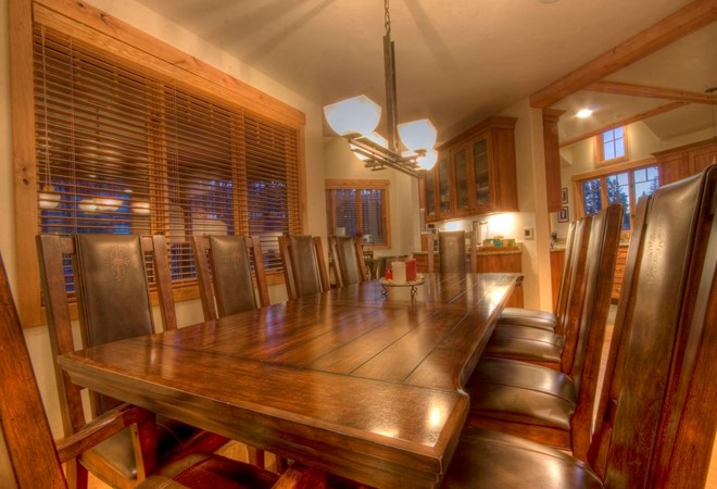 Chloe Dining 4