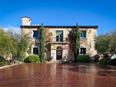 Front of the home, with a spacious driveway